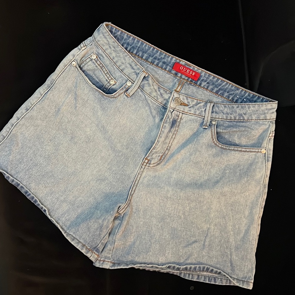 Guess 90s mom short embroidered